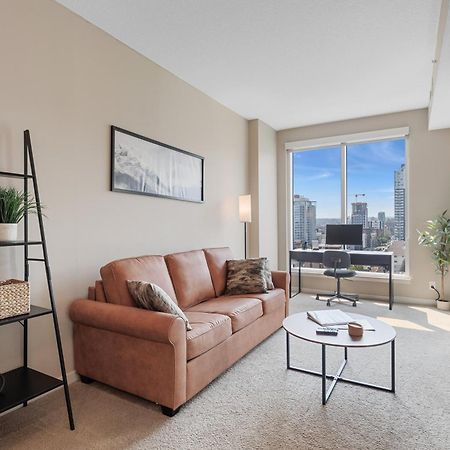 Heart Of Downtown Calgary Spacious Luxury Condo With Stunning Views And Premium Amenities Ngoại thất bức ảnh