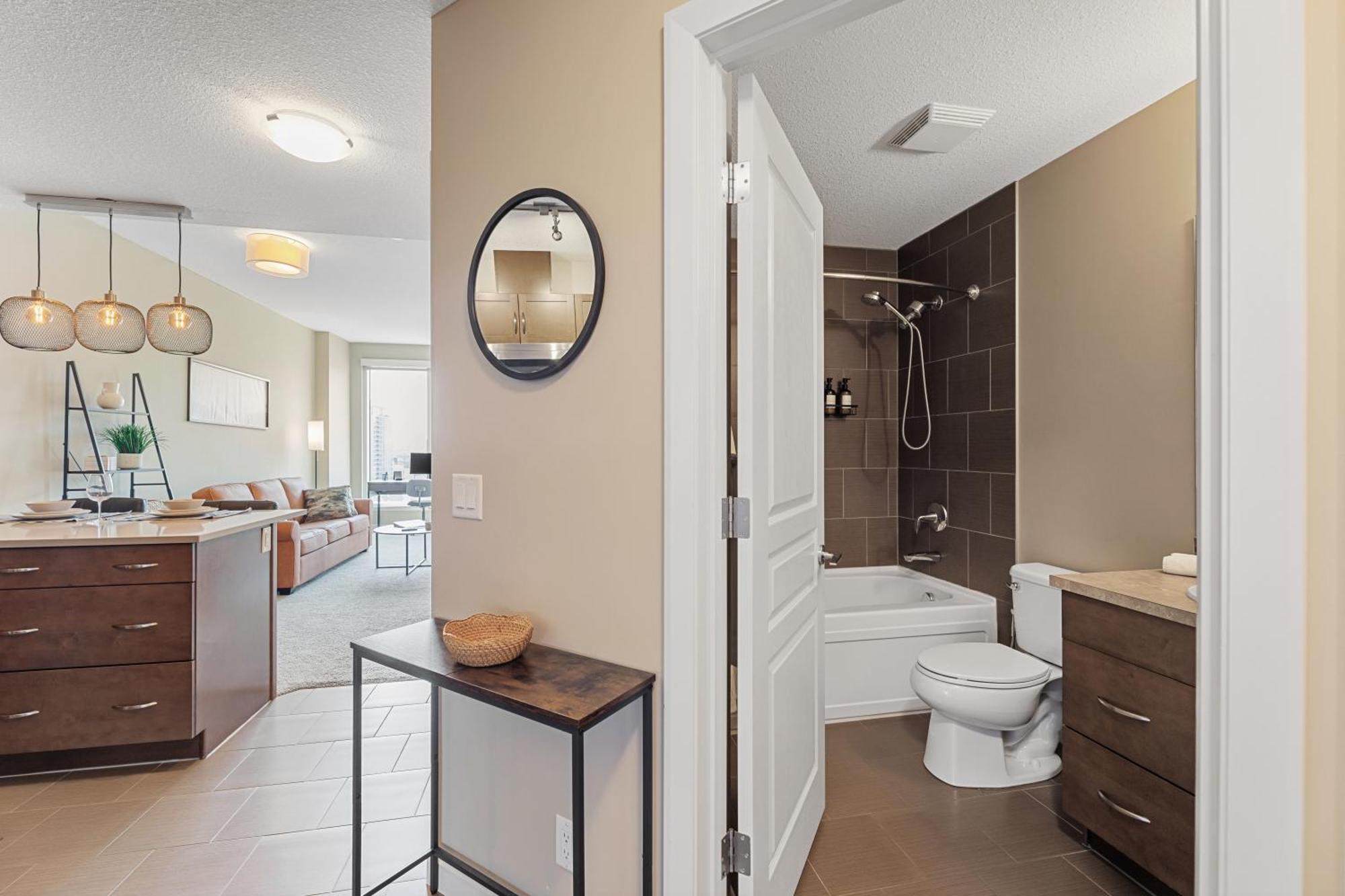 Heart Of Downtown Calgary Spacious Luxury Condo With Stunning Views And Premium Amenities Ngoại thất bức ảnh