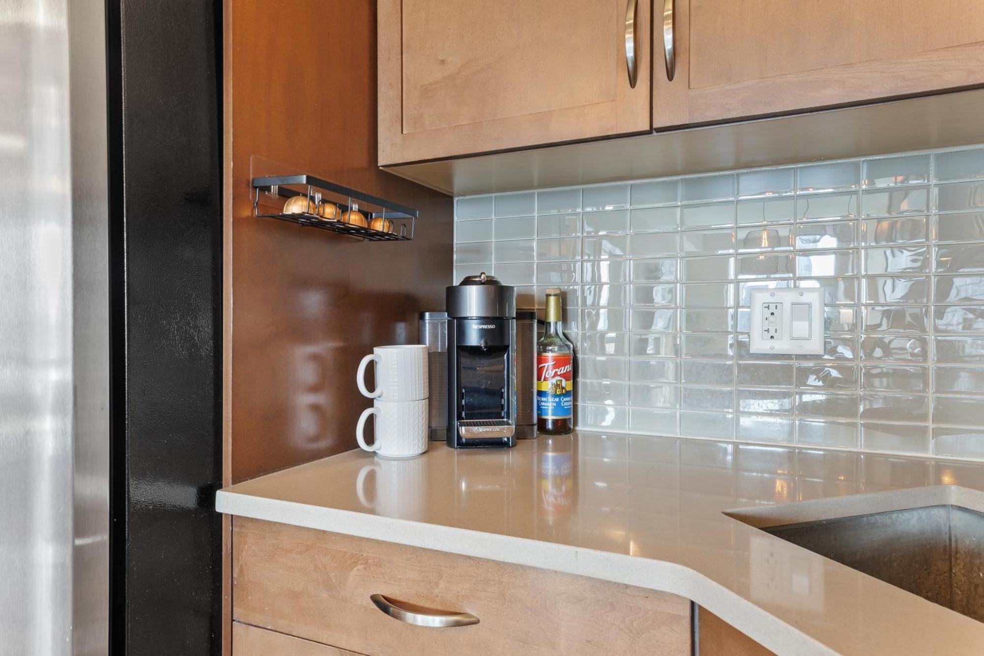 Heart Of Downtown Calgary Spacious Luxury Condo With Stunning Views And Premium Amenities Ngoại thất bức ảnh